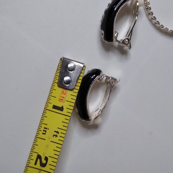 Decorative Matching Bracelet And Clip On Earring Set - Picture 13 of 16